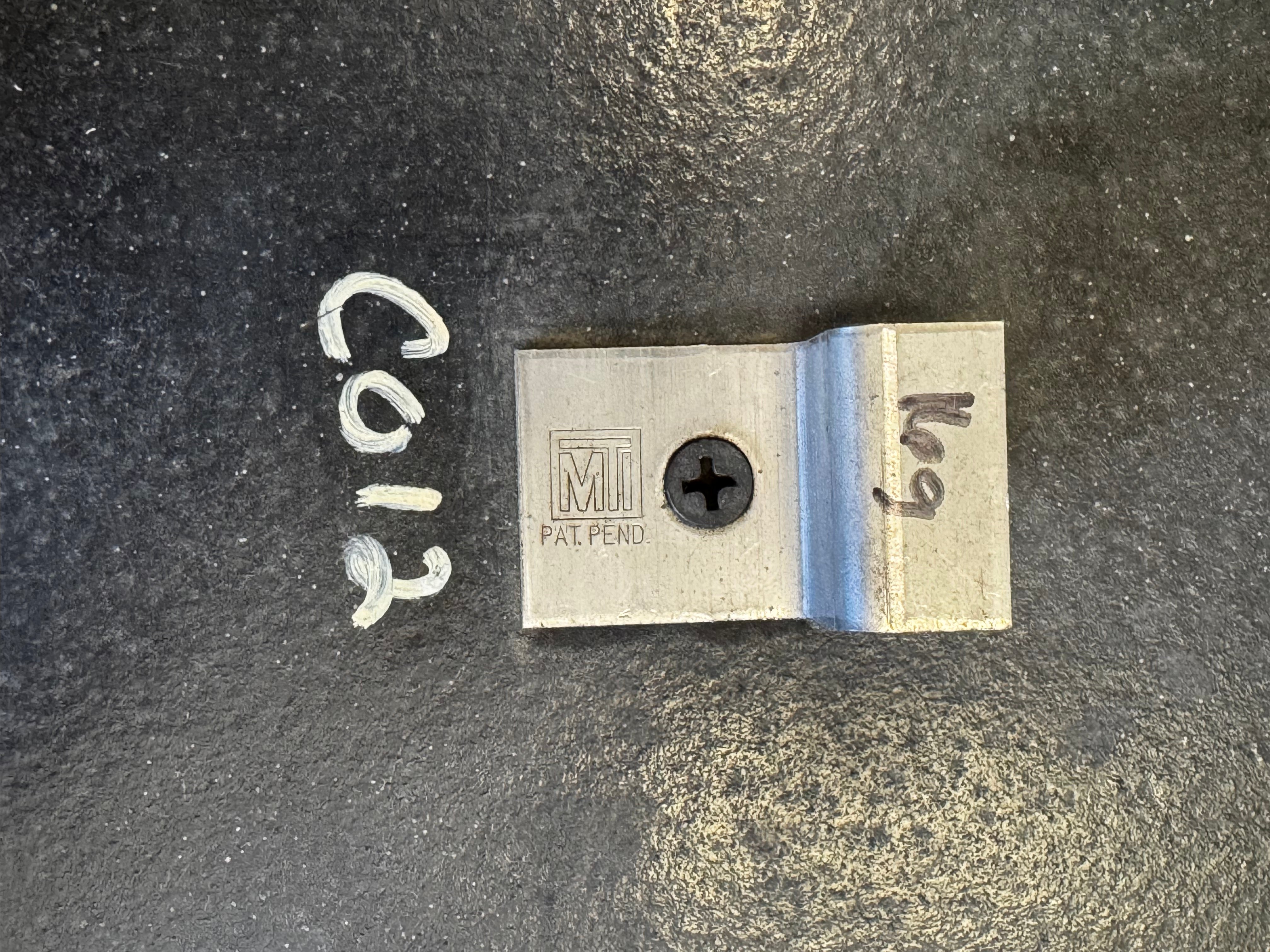 1/2" Clips with Nail in Anchors and 3 complimentary Drill Bits - iqpowertools