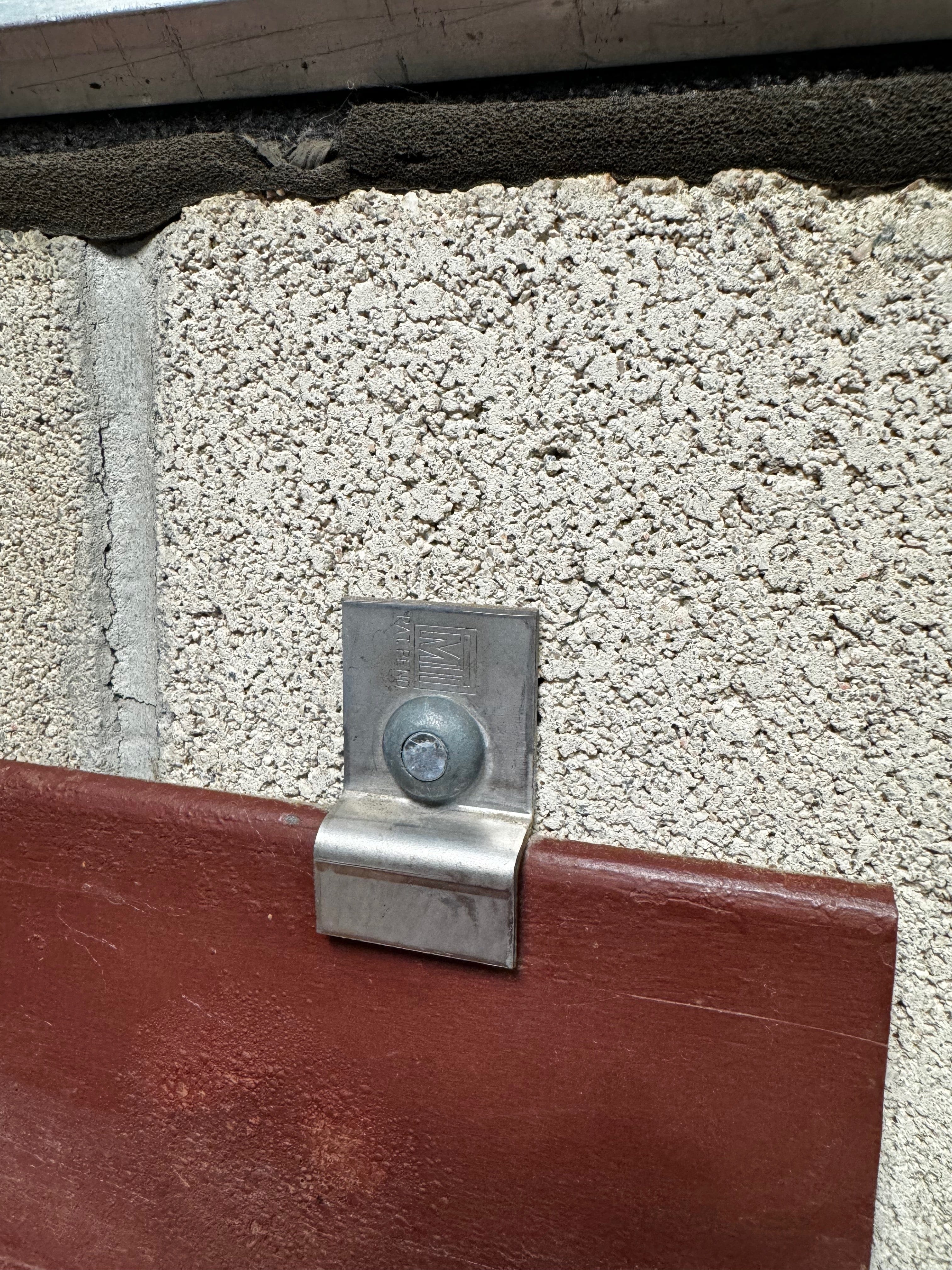 3/4" Clips with Nail in Anchors - iqpowertools