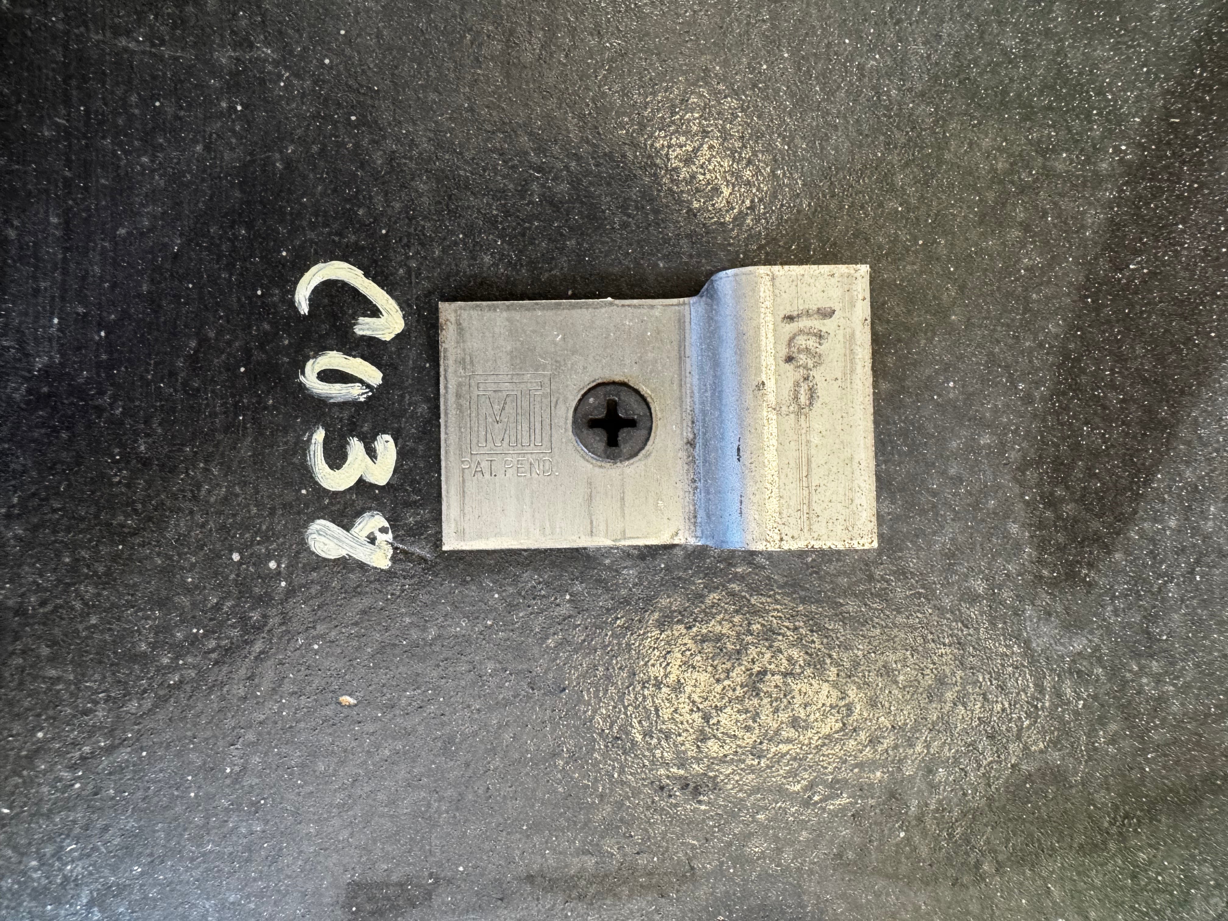 3/8" Clips with Nail in Anchors and 3 complimentary Drill Bits (250/Box) - iqpowertools