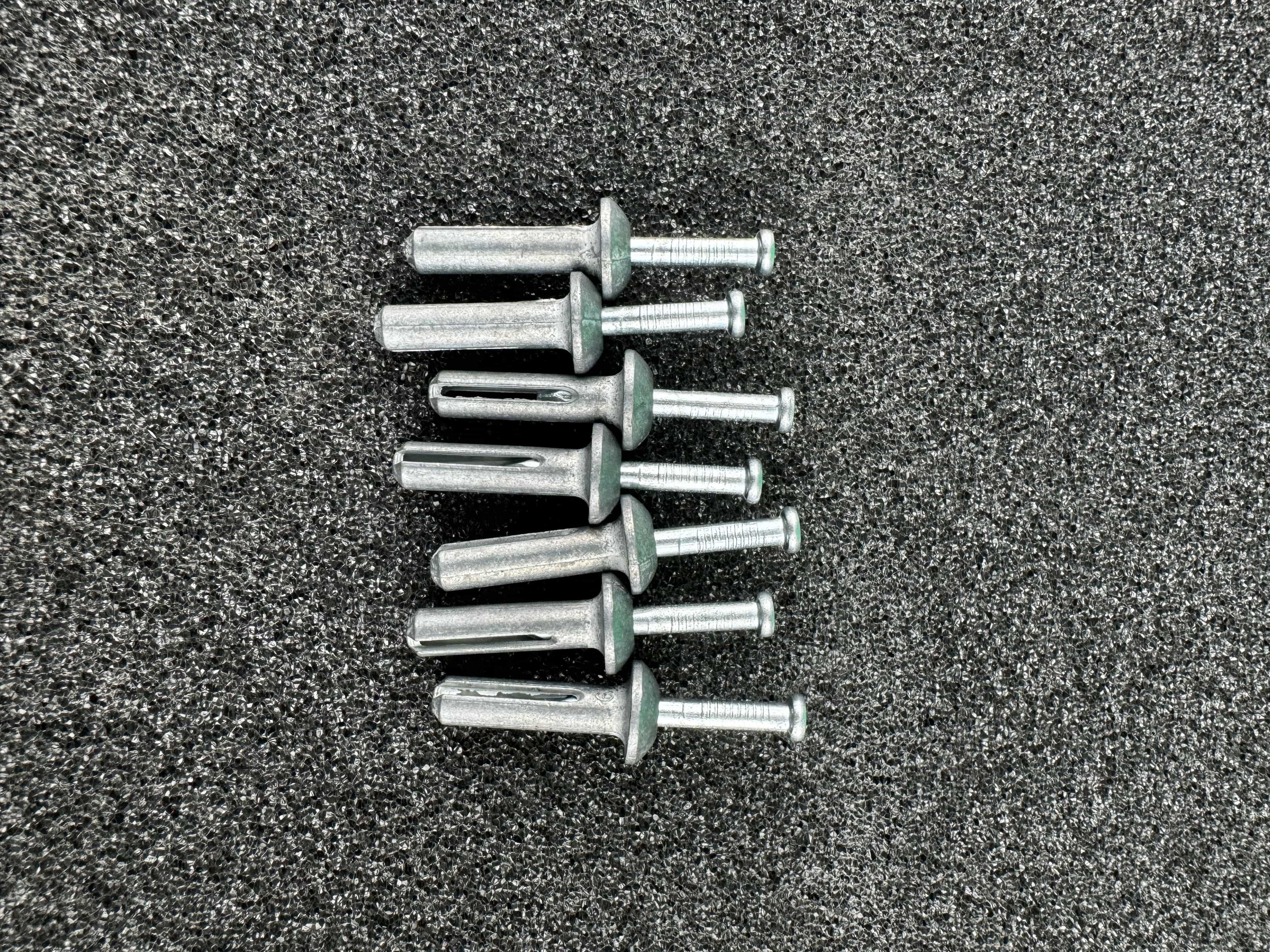 3/8" Clips with Nail in Anchors and 3 complimentary Drill Bits (250/Box) - iqpowertools