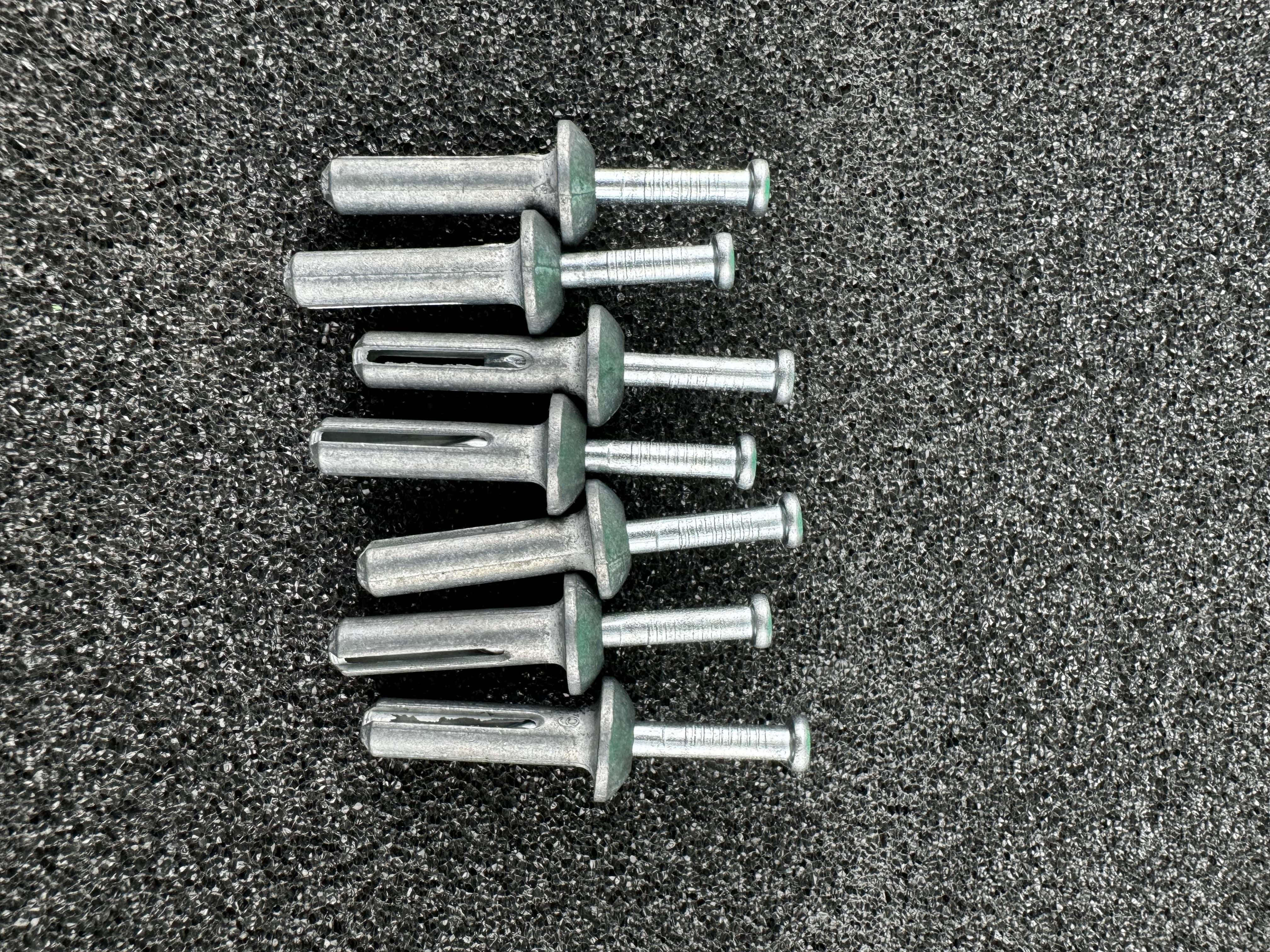 5/8" Clips with Nail in Anchors - 250 / Box - iqpowertools
