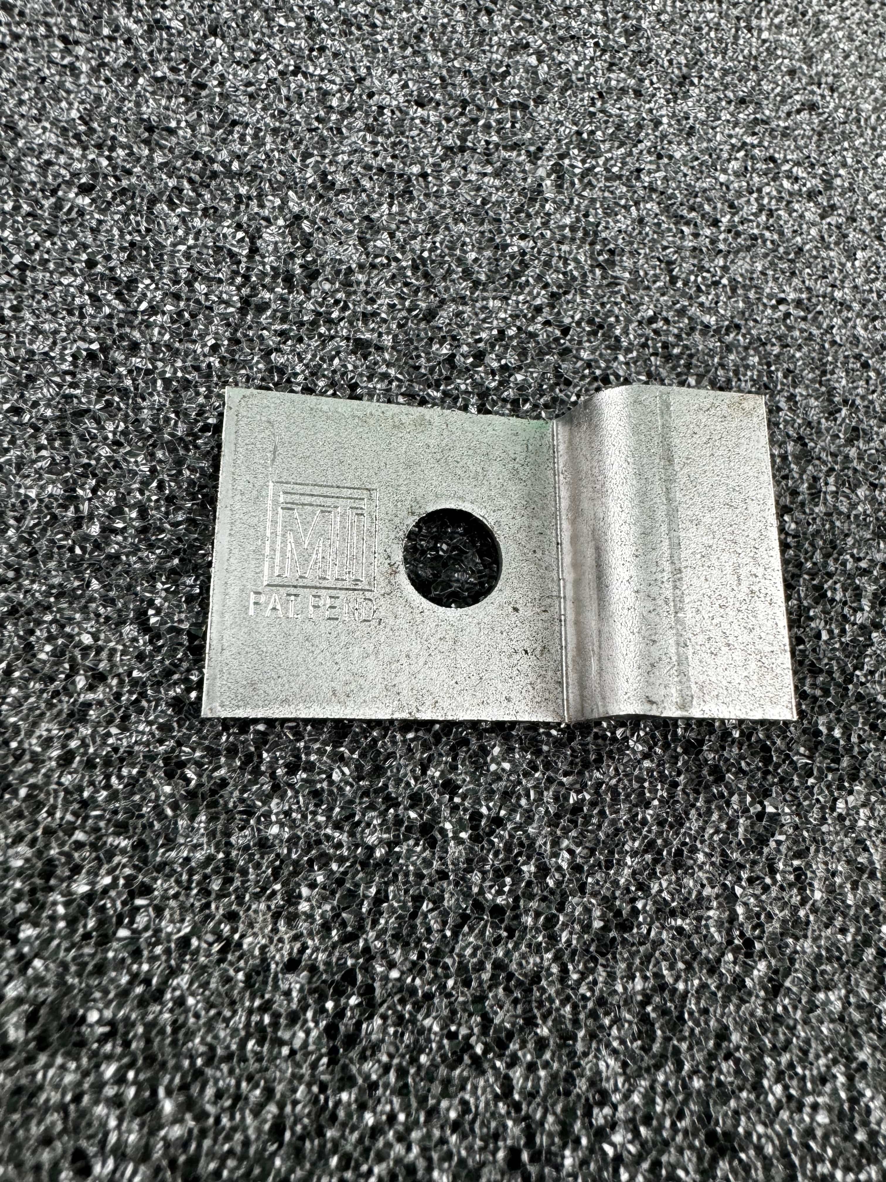 3/8" Clips with Nail in Anchors and 3 complimentary Drill Bits (250/Box) - iqpowertools