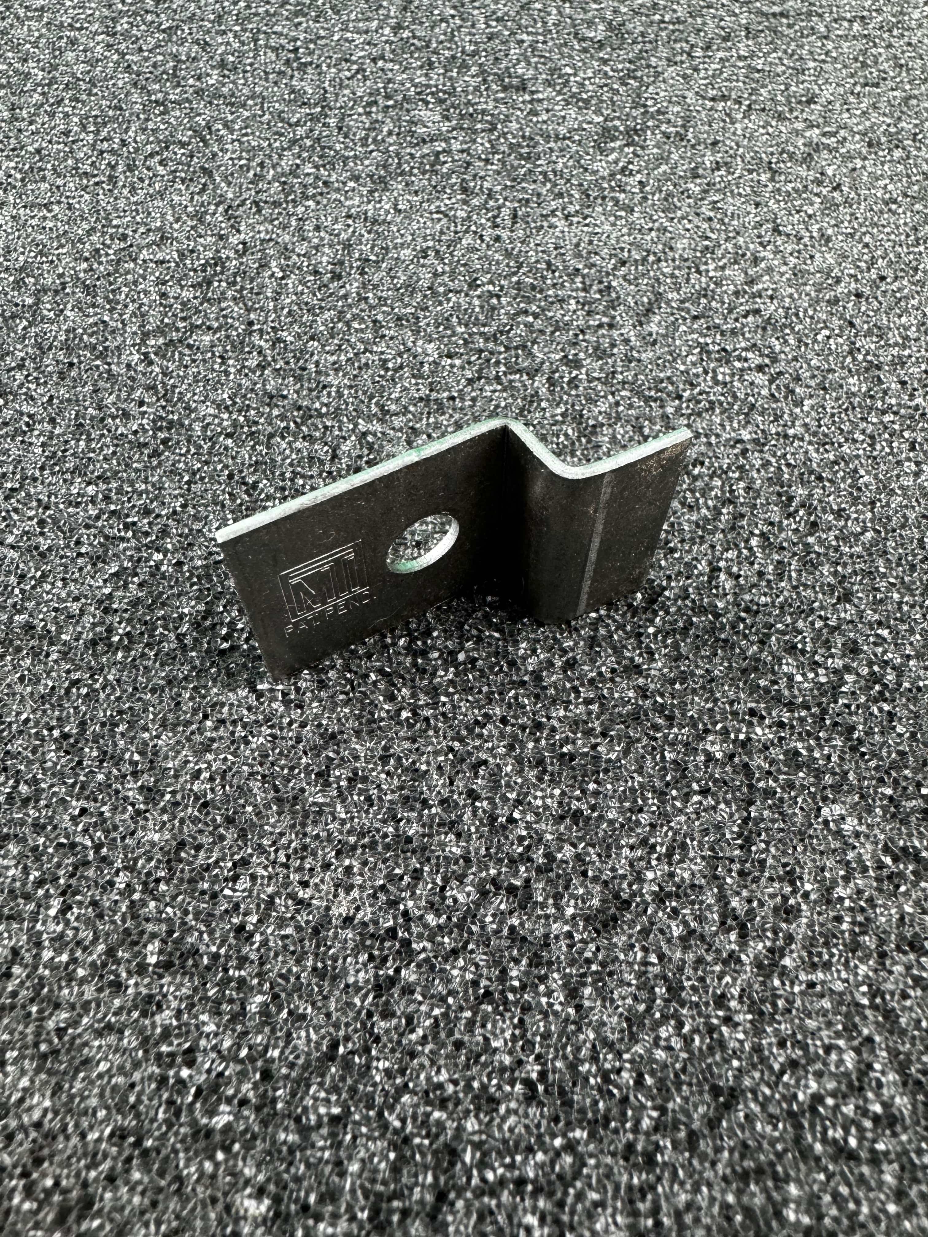 C0 - 1/4" Clips with Nail in Anchors and 3 complimentary Drill Bits - iqpowertools